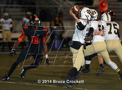 Thumbnail 2 in Gilmer vs. Pleasant Grove (UIL 4A Bi-District Playoff) photogallery.
