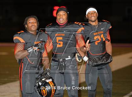 Thumbnail 3 in Gilmer vs. Pleasant Grove (UIL 4A Bi-District Playoff) photogallery.