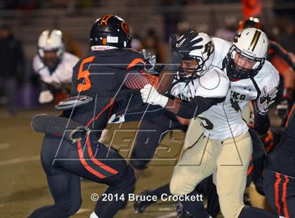 Thumbnail 3 in Gilmer vs. Pleasant Grove (UIL 4A Bi-District Playoff) photogallery.
