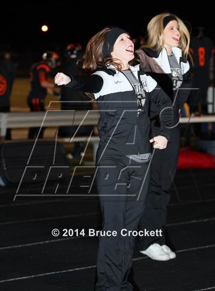 Thumbnail 2 in Gilmer vs. Pleasant Grove (UIL 4A Bi-District Playoff) photogallery.