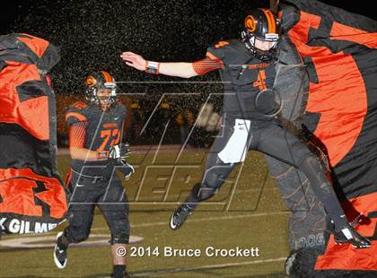 Thumbnail 1 in Gilmer vs. Pleasant Grove (UIL 4A Bi-District Playoff) photogallery.