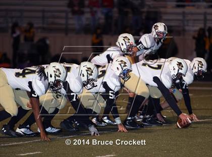 Thumbnail 1 in Gilmer vs. Pleasant Grove (UIL 4A Bi-District Playoff) photogallery.