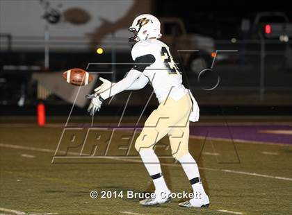Thumbnail 1 in Gilmer vs. Pleasant Grove (UIL 4A Bi-District Playoff) photogallery.