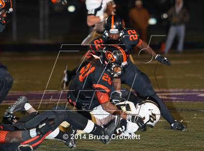 Thumbnail 1 in Gilmer vs. Pleasant Grove (UIL 4A Bi-District Playoff) photogallery.