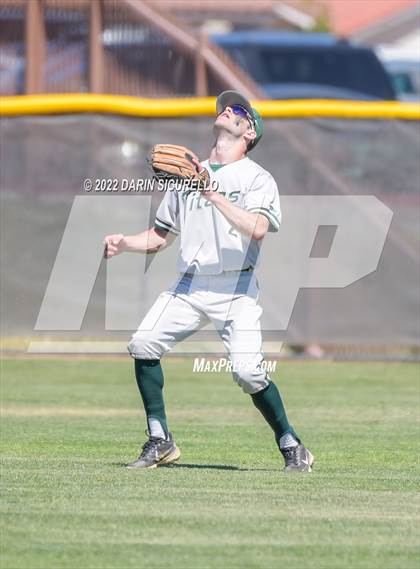 Thumbnail 1 in Columbine vs. West Salem (Coach Bob Invitational) photogallery.