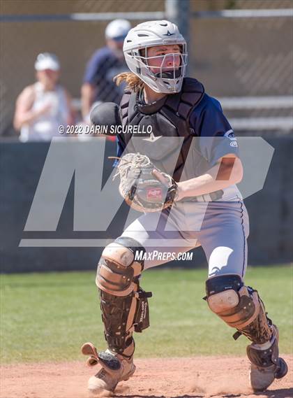Thumbnail 2 in Columbine vs. West Salem (Coach Bob Invitational) photogallery.