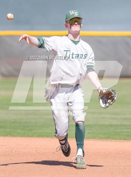 Thumbnail 2 in Columbine vs. West Salem (Coach Bob Invitational) photogallery.