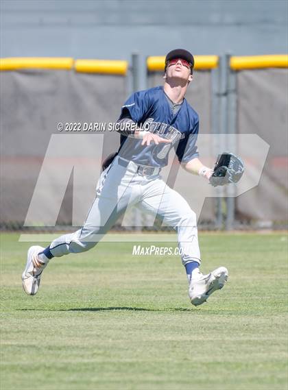 Thumbnail 2 in Columbine vs. West Salem (Coach Bob Invitational) photogallery.