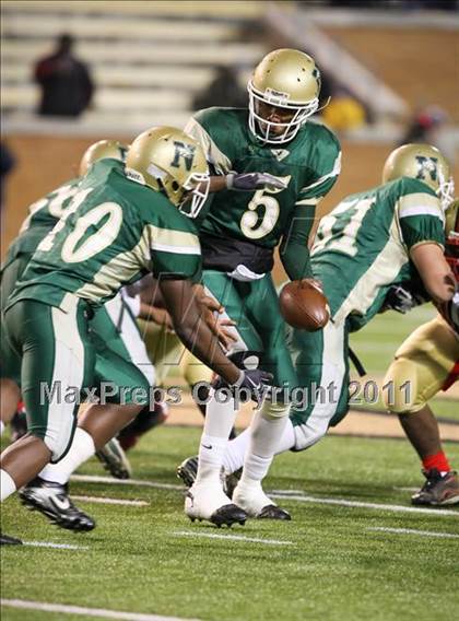 Thumbnail 3 in Northeastern vs. Salisbury (NCHSAA 2AA Final) photogallery.