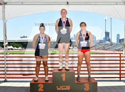 Thumbnail 2 in UIL 6A State Championship photogallery.