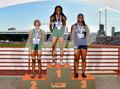 Thumbnail 2 in UIL 6A State Championship photogallery.