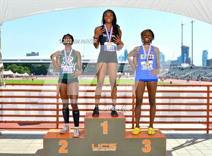 Thumbnail 2 in UIL 6A State Championship photogallery.
