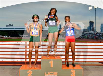 Thumbnail 1 in UIL 6A State Championship photogallery.