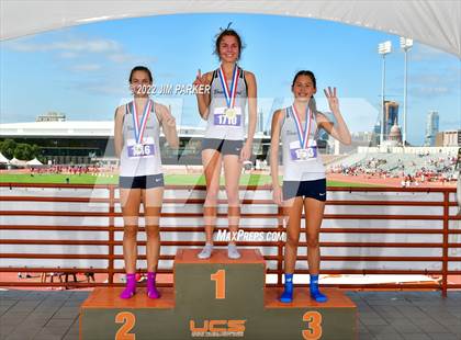 Thumbnail 3 in UIL 6A State Championship photogallery.