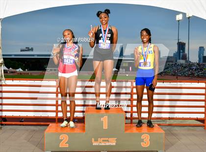 Thumbnail 2 in UIL 6A State Championship photogallery.