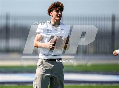 Thumbnail 3 in Archbishop Mitty @ Valley Christian photogallery.