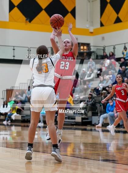 Thumbnail 3 in Center Grove @ Avon photogallery.