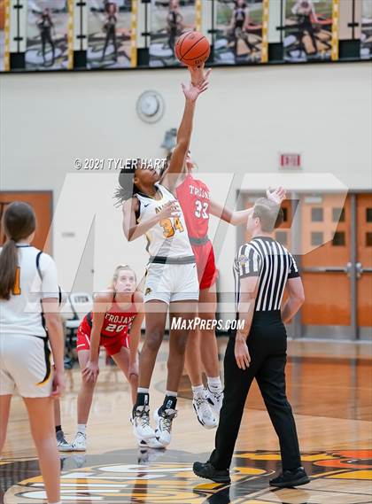 Thumbnail 2 in Center Grove @ Avon photogallery.