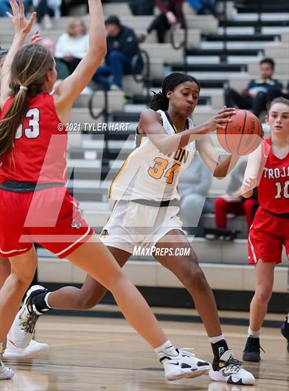 Thumbnail 3 in Center Grove @ Avon photogallery.