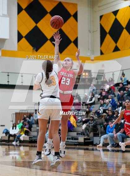 Thumbnail 1 in Center Grove @ Avon photogallery.
