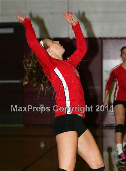 Thumbnail 2 in Ripon vs Hoover (Viking Classic Tournament) photogallery.