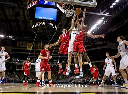 Thumbnail 2 in Holmes vs Newport Central Catholic photogallery.