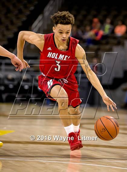 Thumbnail 3 in Holmes vs Newport Central Catholic photogallery.
