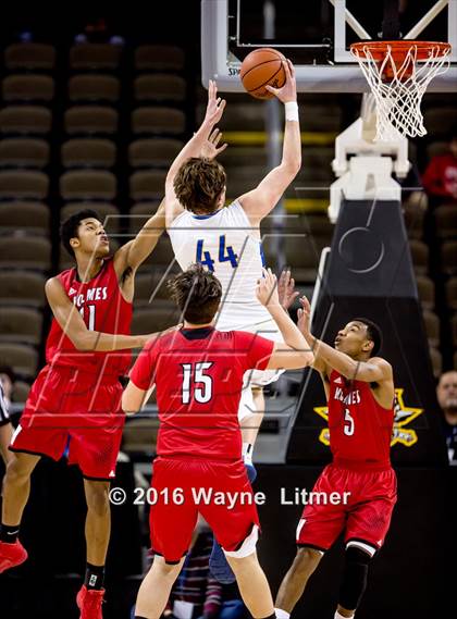 Thumbnail 3 in Holmes vs Newport Central Catholic photogallery.