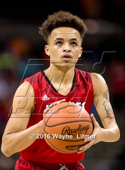 Thumbnail 2 in Holmes vs Newport Central Catholic photogallery.
