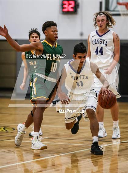 Thumbnail 1 in Shasta vs. Placer photogallery.