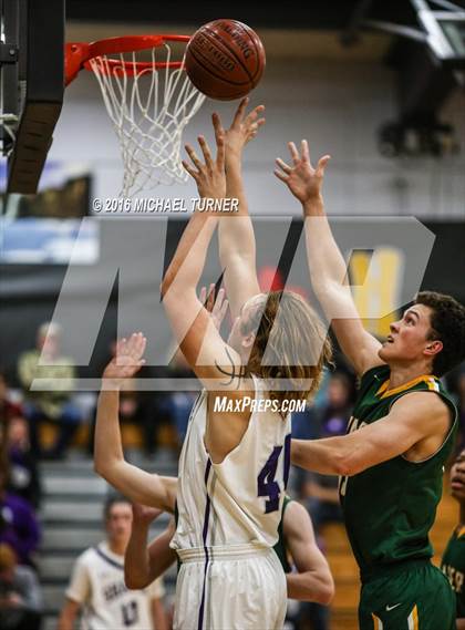Thumbnail 1 in Shasta vs. Placer photogallery.