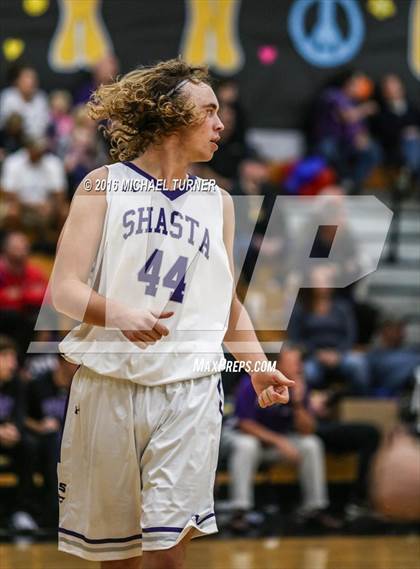 Thumbnail 3 in Shasta vs. Placer photogallery.