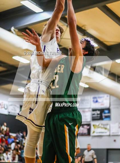 Thumbnail 1 in Shasta vs. Placer photogallery.