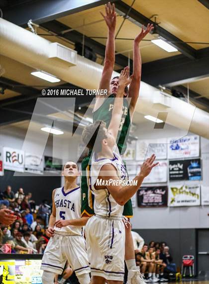 Thumbnail 2 in Shasta vs. Placer photogallery.