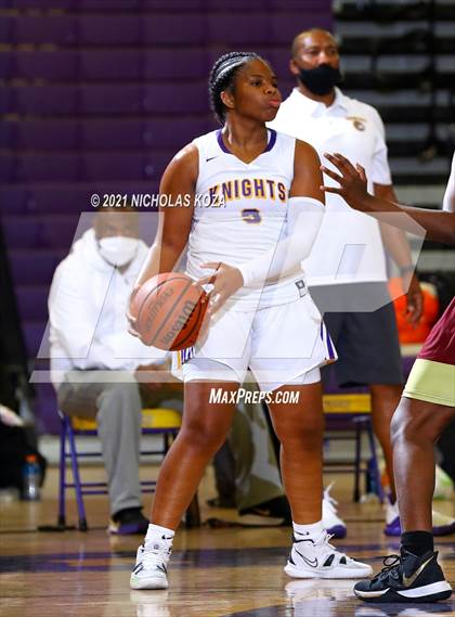 Thumbnail 2 in Downey vs. Lynwood photogallery.
