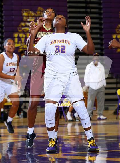 Thumbnail 1 in Downey vs. Lynwood photogallery.