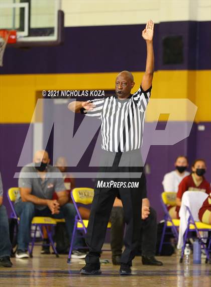 Thumbnail 1 in Downey vs. Lynwood photogallery.