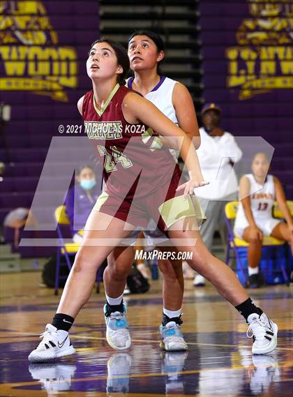 Thumbnail 1 in Downey vs. Lynwood photogallery.