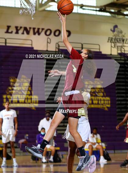 Thumbnail 1 in Downey vs. Lynwood photogallery.