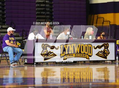 Thumbnail 2 in Downey vs. Lynwood photogallery.