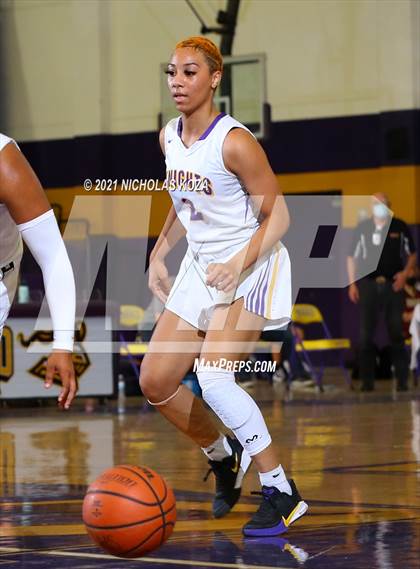 Thumbnail 2 in Downey vs. Lynwood photogallery.