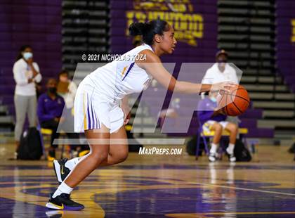 Thumbnail 1 in Downey vs. Lynwood photogallery.