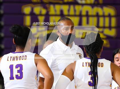 Thumbnail 2 in Downey vs. Lynwood photogallery.