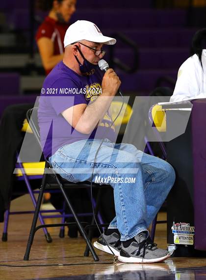 Thumbnail 2 in Downey vs. Lynwood photogallery.