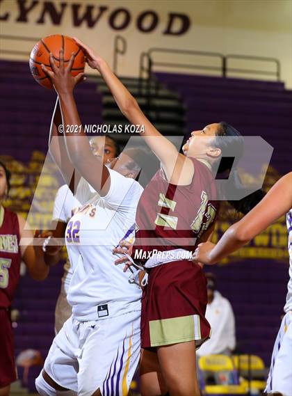 Thumbnail 3 in Downey vs. Lynwood photogallery.