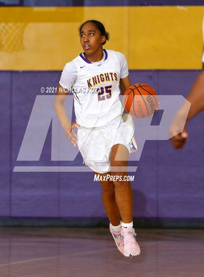 Thumbnail 1 in Downey vs. Lynwood photogallery.