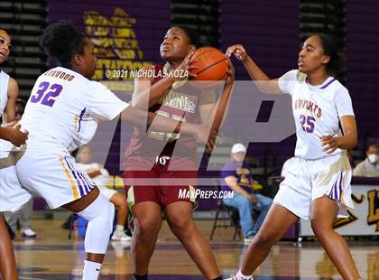 Thumbnail 3 in Downey vs. Lynwood photogallery.