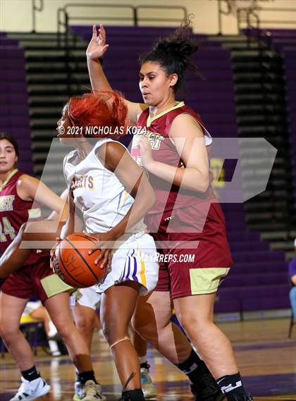 Thumbnail 2 in Downey vs. Lynwood photogallery.