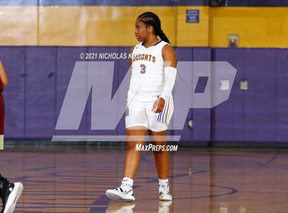 Thumbnail 1 in Downey vs. Lynwood photogallery.