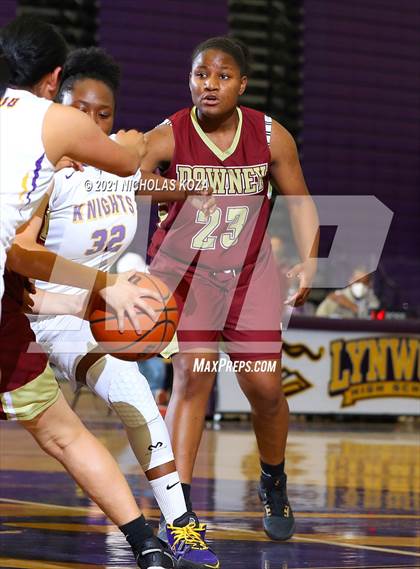 Thumbnail 2 in Downey vs. Lynwood photogallery.